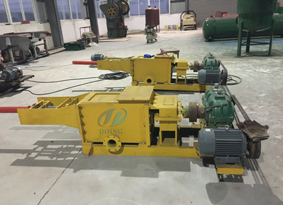 尼日利亚客户来访考察棕榈仁油生产设备