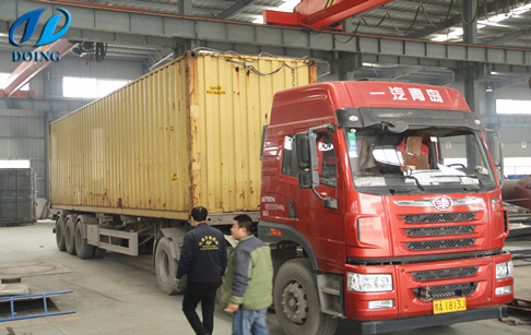 乌兹别克斯坦客户购买的葵花籽油灌装机正在发货