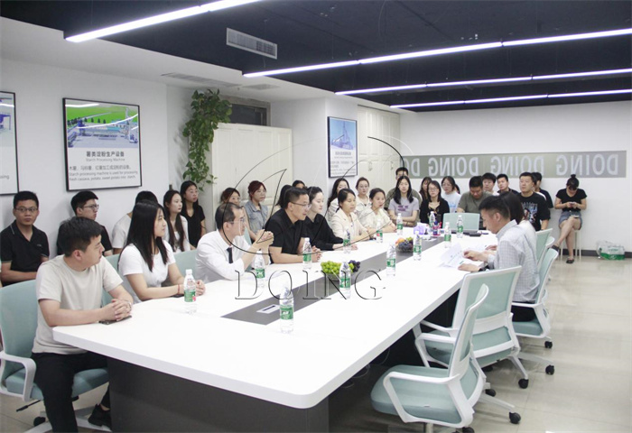 外语学院杨主任致辞