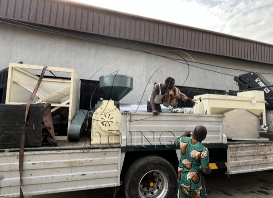 尼日利亚客户在河南国瑞尼日利亚海外仓顺利提货棕榈压榨产线