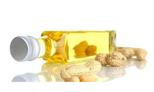 营养学专家提倡食用冷榨优良花生油