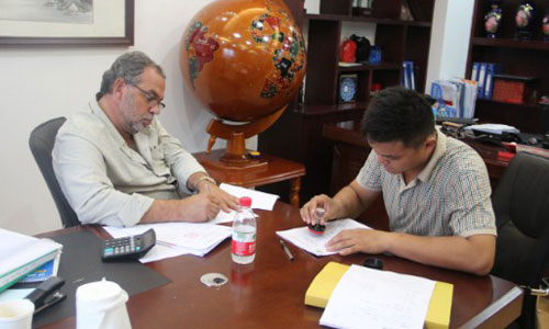 黎巴嫩客户签单葵花籽油设备合同