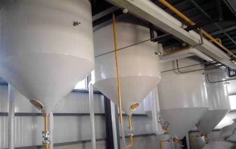 食用油精炼设备提高精炼油品质